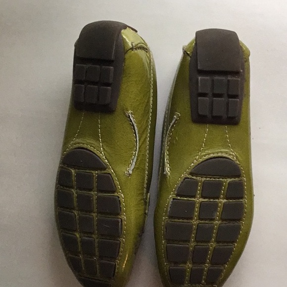 Shoes - Picture 2 of 4